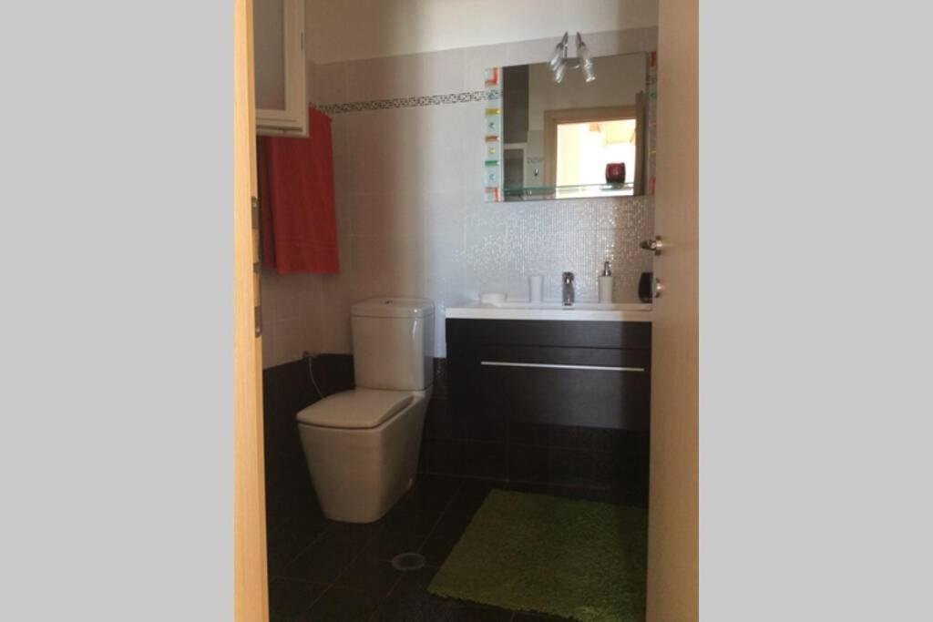 Ebatis Guesthouse Vári Eksteriør billede